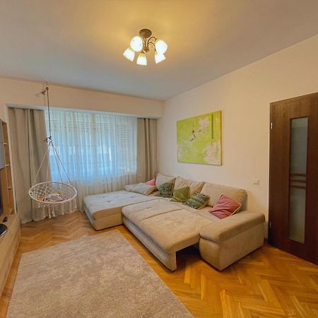Relax Old Town Apartment Gran Varadino Esterno foto